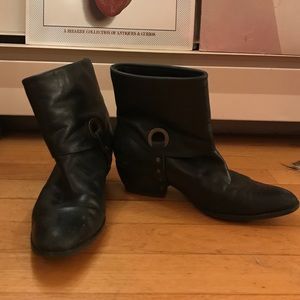 Matisse black leather booties