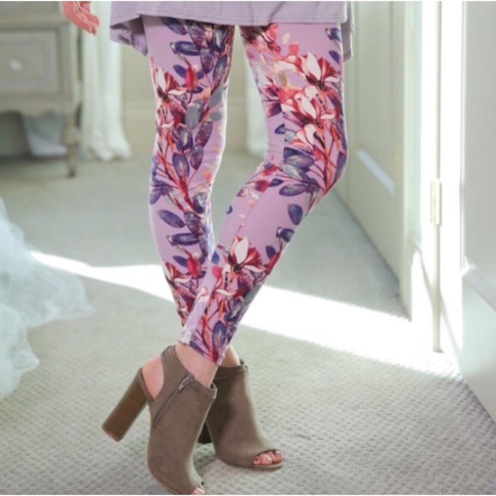 LILAC FLORAL BRUSHED KNIT LEGGINGS🌷