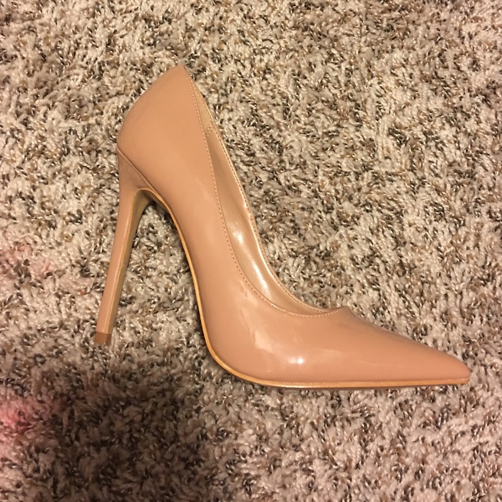 SOLD- Nude stilettos