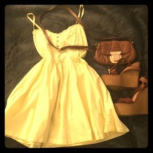 H&M Cute whimsical summer or spring Dress 👗🐣💛💚