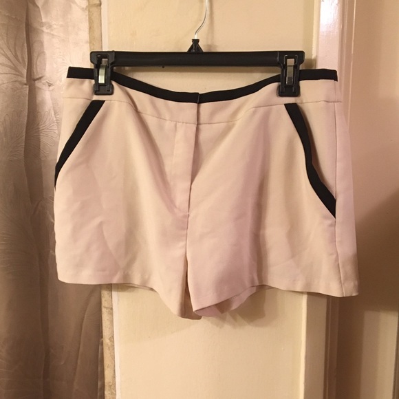 Lush Shorts. Size USA 8 - Picture 1 of 3