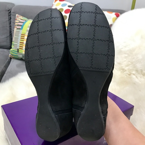 BNIB Vaneli Monida Black Suede Wedge! - Picture 4 of 4