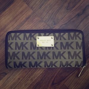 Micheal Kors Wallet