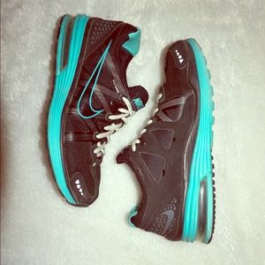 Black & Teal Nike Running Shoes