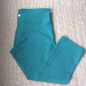 💎 RARE Lululemon Wunder Under crops