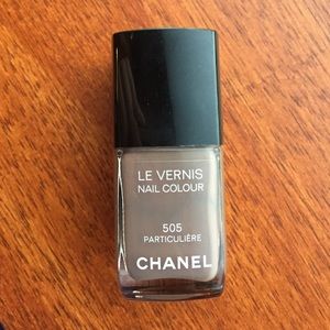 CHANEL Le Vernis 505 Particuliere Nail Polish