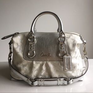 ✨COACH Ashley Satchel✨ Excellent condition