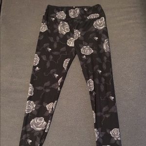 LuLaRoe OS pixelated b&w roses