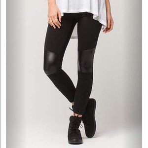 FULL TILT Faux Leather Womens Moto Leggings