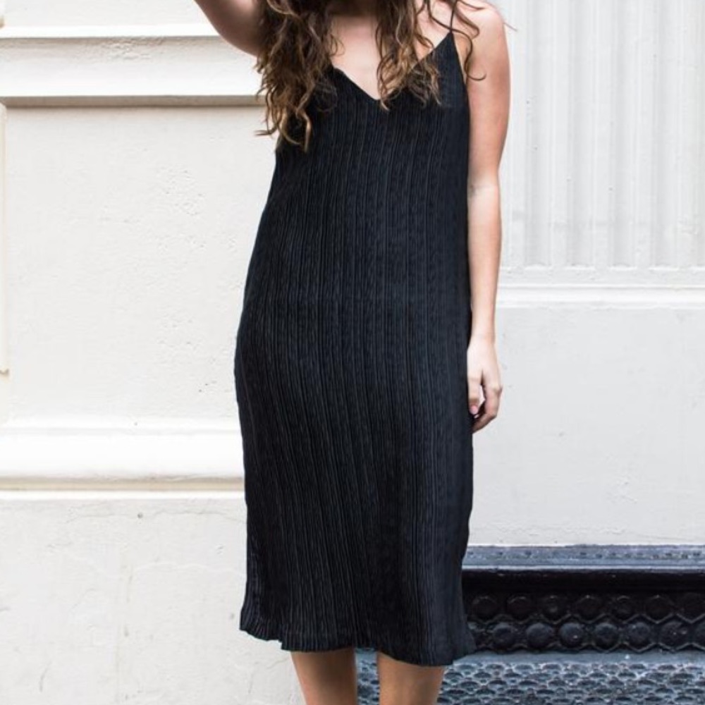 ⭐️LAST CHANCE⭐️ THIRD FORM pleated cami dress