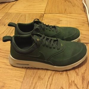 Army green Nike air max! Perfect condition
