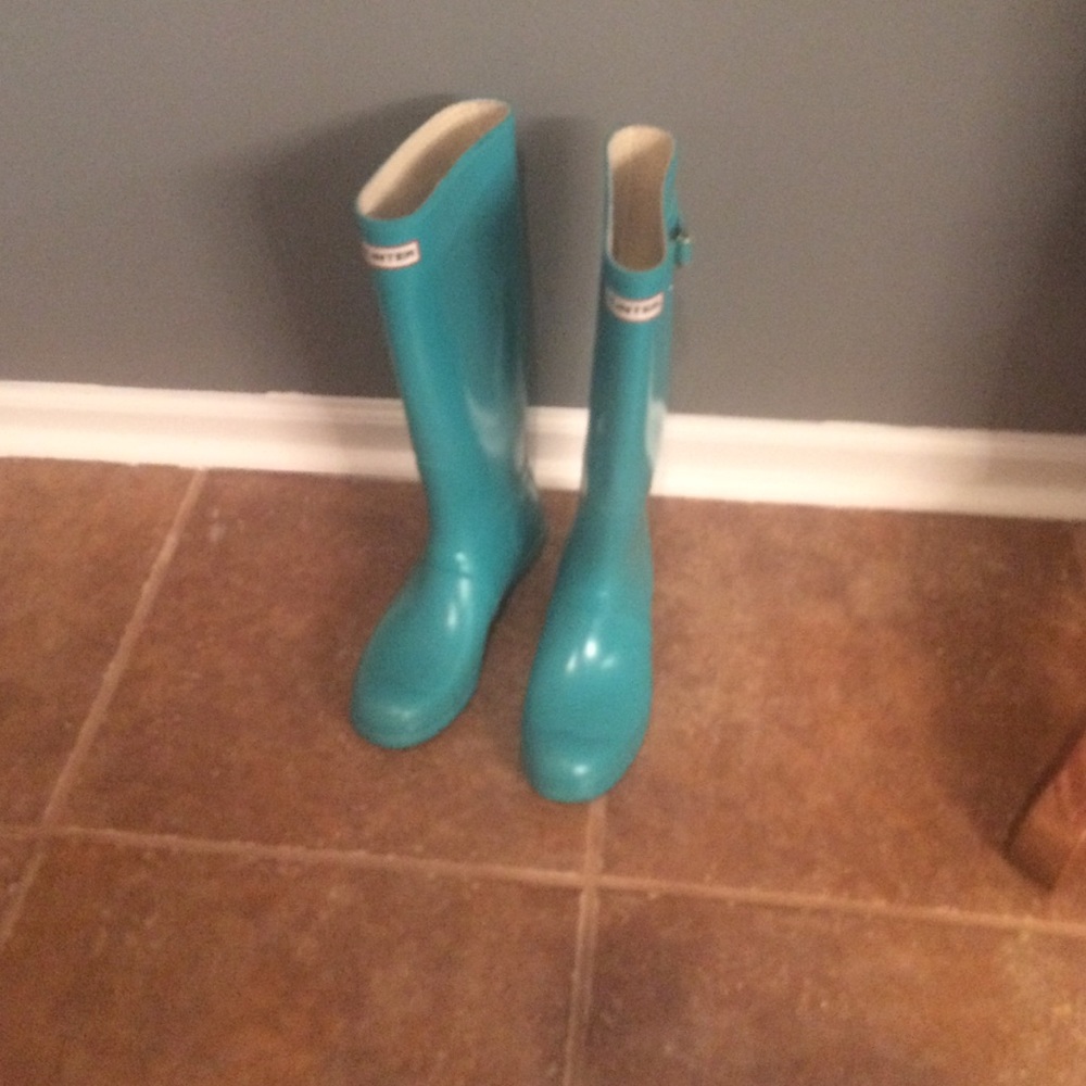 Tall gloss Hunter rain boots