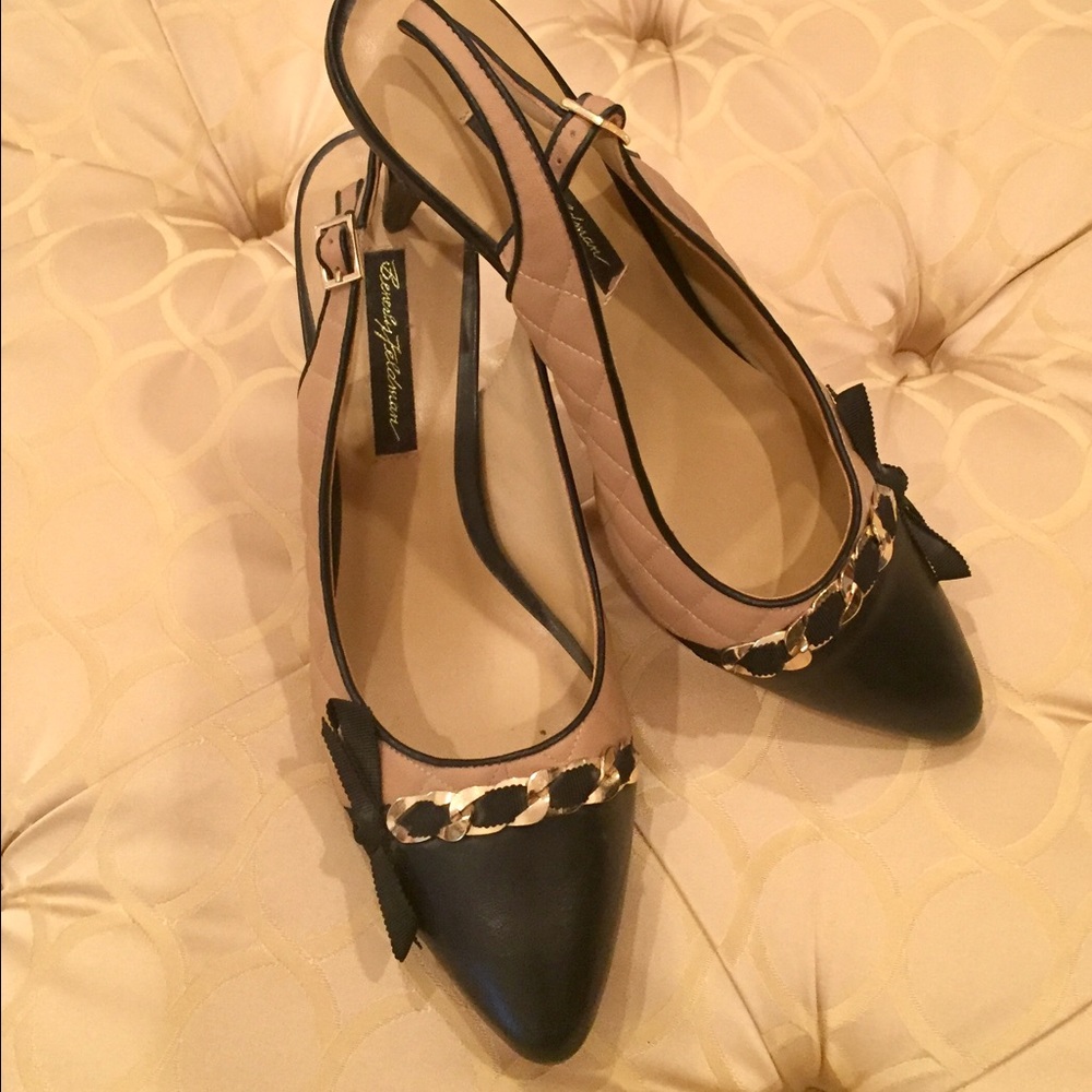 Beverly Feldman Pumps