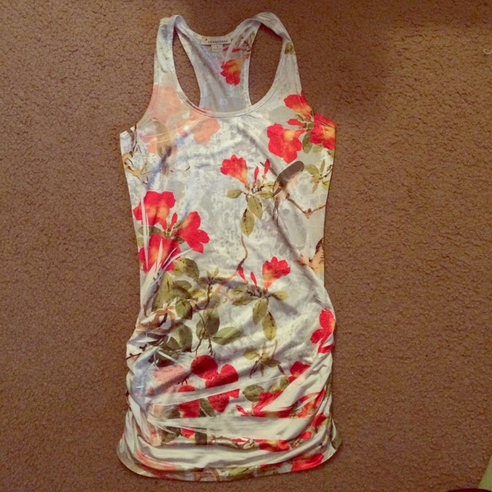 Forever 21 floral shirt size: small