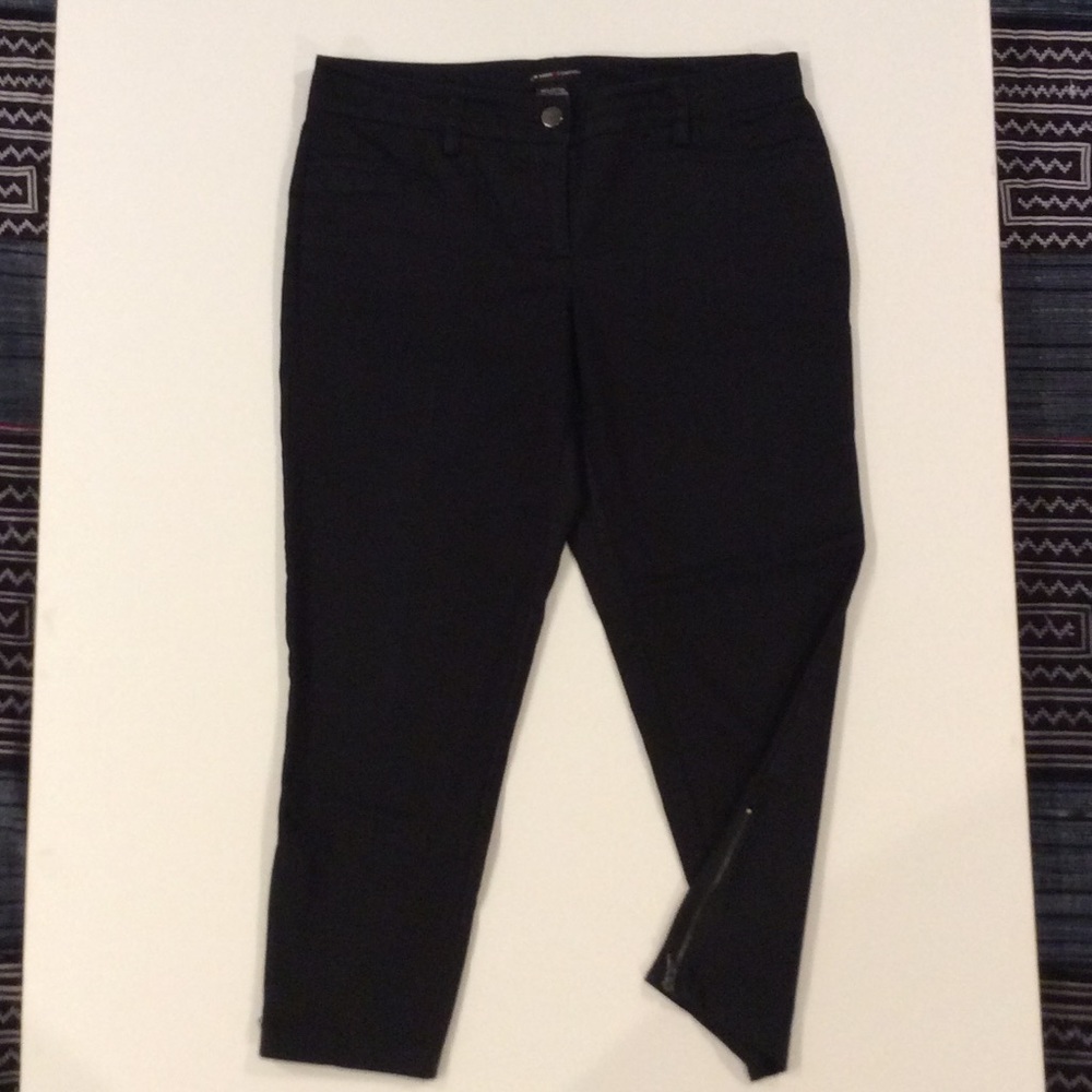 Lightweight capris pants with zip-sides