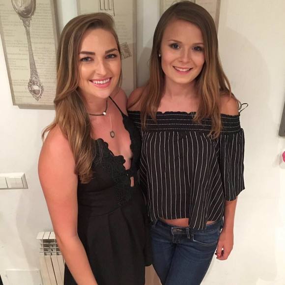 Meet your Posher, Olivia - Picture 2 of 2