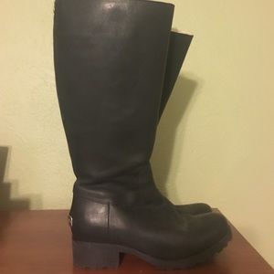 Black leather Ugg Winter Boots