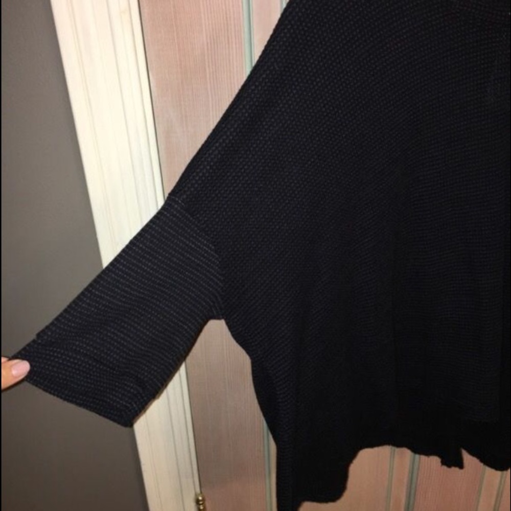 Top - Picture 2 of 4