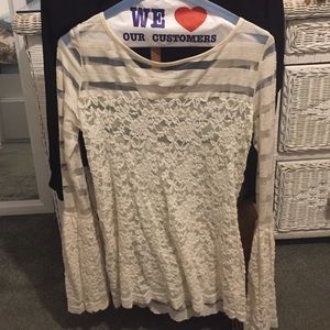 Lace belled long sleeve