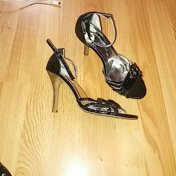 Heels - Picture 2 of 2