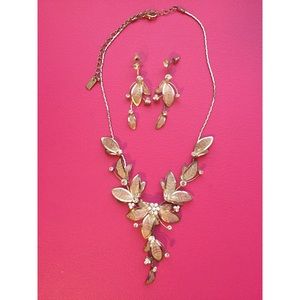 Flashy Necklace & Earring Set
