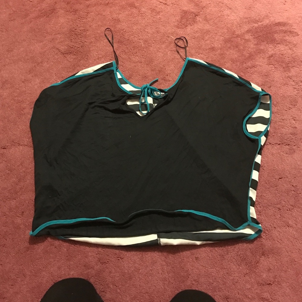 Flowy shirt ! - Picture 2 of 3