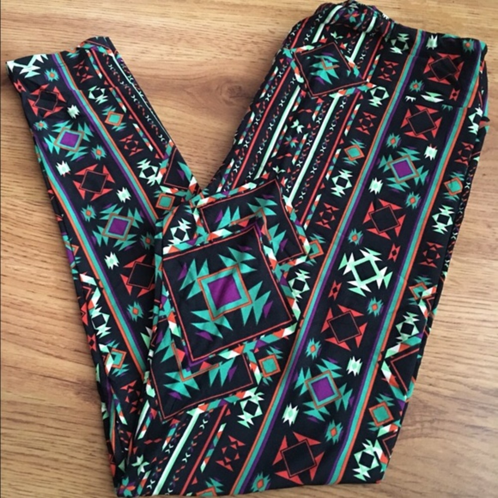 Lularoe Aztec os, multiple colors over black 💕