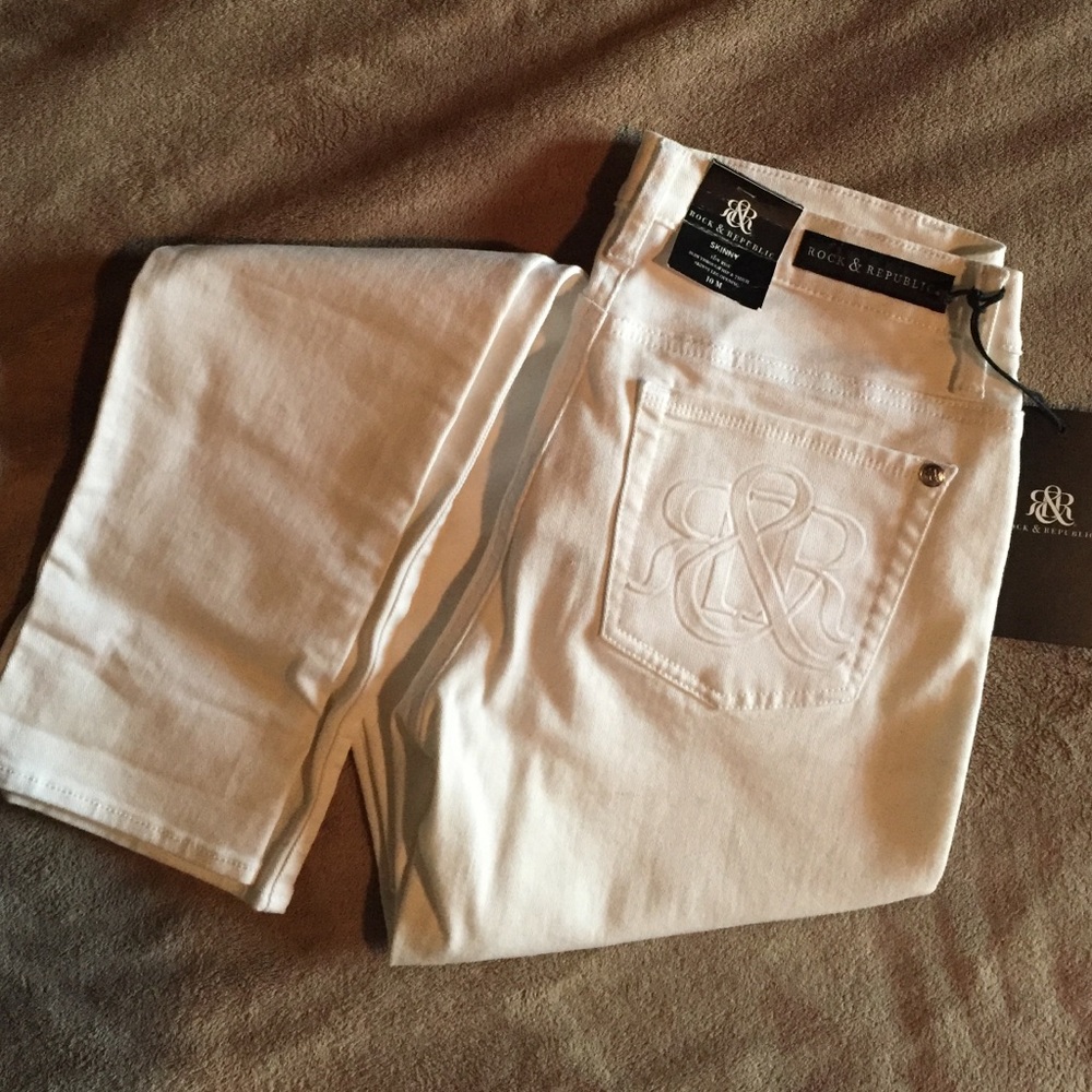 Brand new with tags white skinny jeans.
