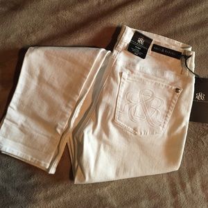 Brand new with tags white skinny jeans.