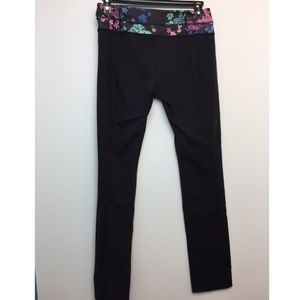 ✨ Lululemon black straight leg yoga pants 10