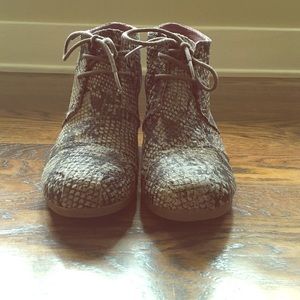 TOMS desert wedge bootie - limited edition !