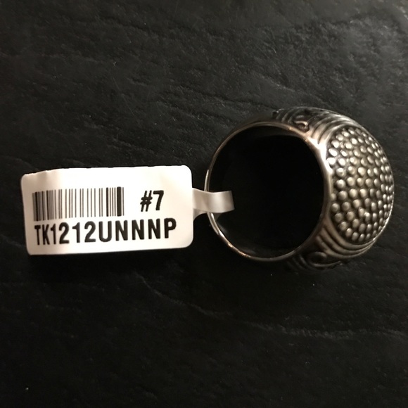 Ring - Picture 2 of 2