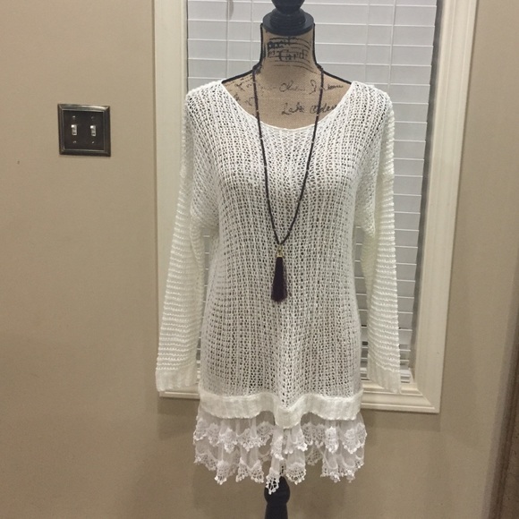 entro Sweaters - 🎀Entro lace bottom pretty-loose knit BOHO sweater
