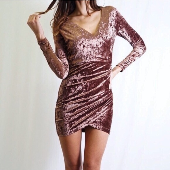 Dresses & Skirts - Velvet Kisses Dress