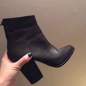 ALDO high heel boots US size 8
