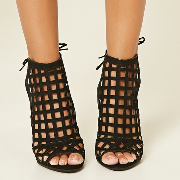 🌺Geo Cutout Stiletto Booties - Picture 2 of 3