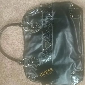 Guess tote