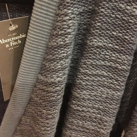 Abercrombie and Fitch sweater - Picture 3 of 4