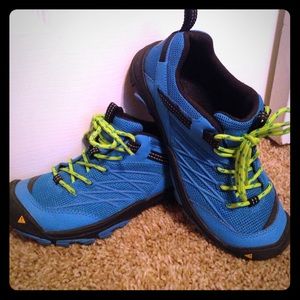 Women's Keen water resistant hiking shoes