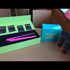 Hair straightener with accessories