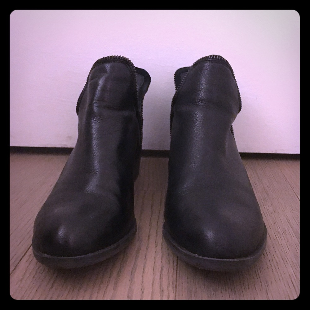 BCBGenerarion Zipper Black Bootie