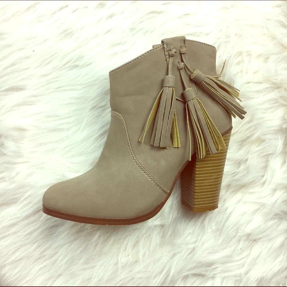 Tassel Cowgirl Western style Freeya Ankle Booties - Picture 1 of 3