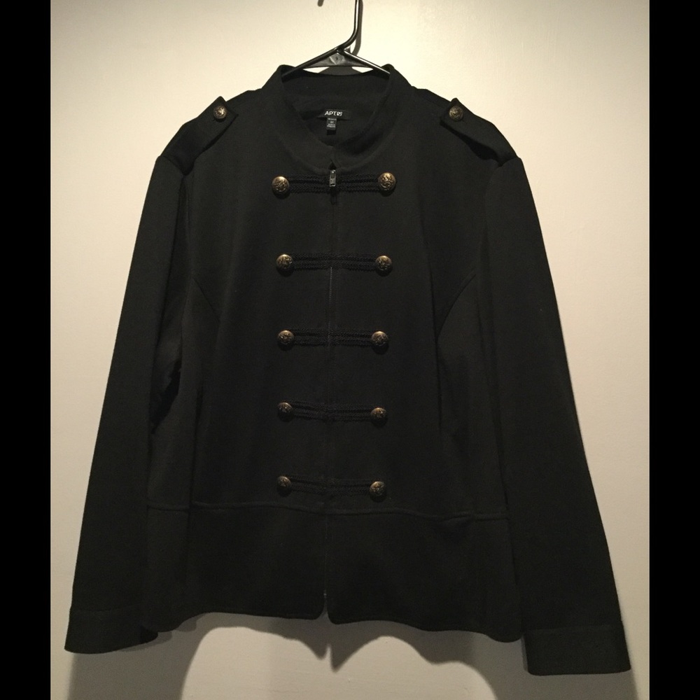 Black blazer with embellishments! PLUS SIZE