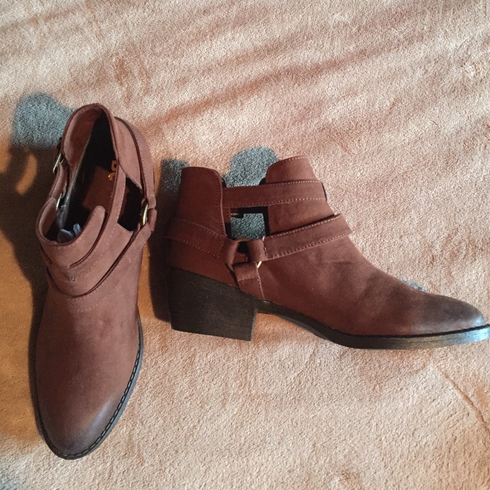 Brand new BC Communal bootie size 9.5  Stitch Fix