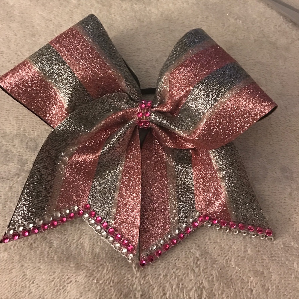 Cheer bow