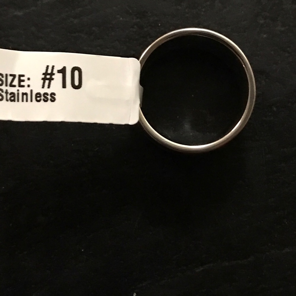 Plus size ring - Picture 2 of 2