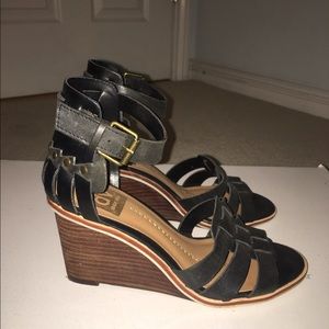 DV Dolce Vita Leather Gladiator Wedge Sandals 🖤