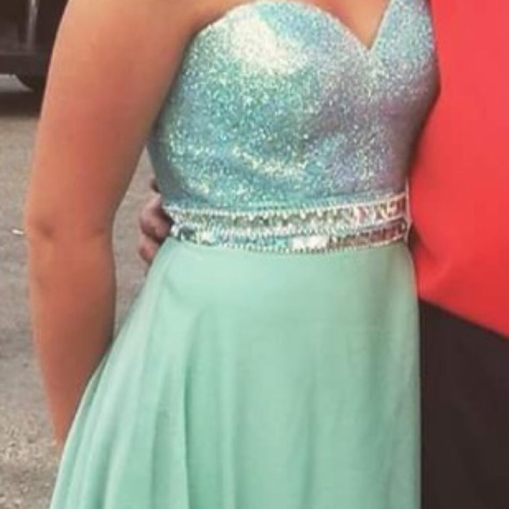 worn once prom dress - Picture 2 of 3