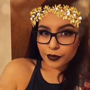 Meet your Posher, Cynthia