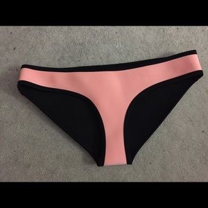 Triangl pink bottoms